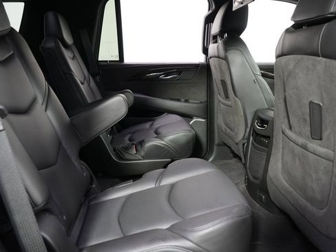 Used 2020 Cadillac Escalade Platinum AWD/4WD image 18