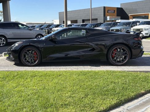 Used 2024 Chevrolet Corvette Stingray Premium Conv w/ Z51 Performance Package image 3
