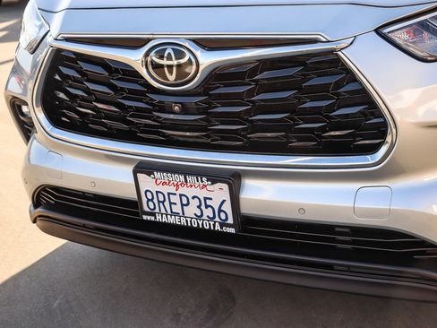 Certified 2020 Toyota Highlander Limited AWD/4WD image 11