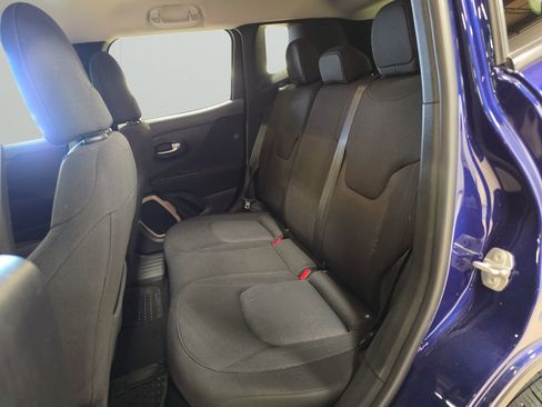 Used 2017 Jeep Renegade Latitude AWD/4WD image 14