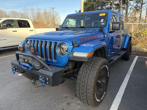 Used 2020 Jeep Gladiator Rubicon image 2