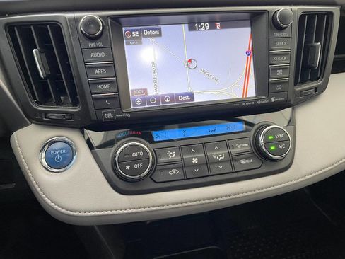 Used 2018 Toyota RAV4 Limited w/ Advanced Technology Package image 38