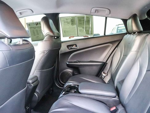 Used 2017 Toyota Prius Prime Advanced image 20