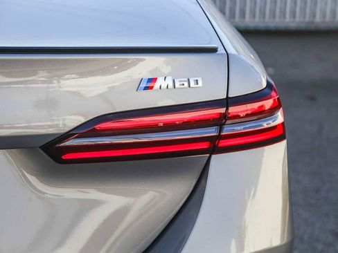 Used 2025 BMW i5 M60 w/ Premium Package image 7