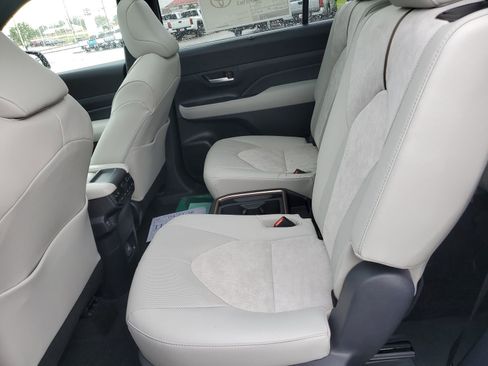 New 2026 Toyota Grand Highlander AWD Hybrid image 14