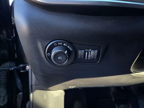 Used 2022 Jeep Compass Latitude image 12