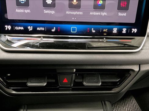 New 2026 Volkswagen Tiguan SE image 21