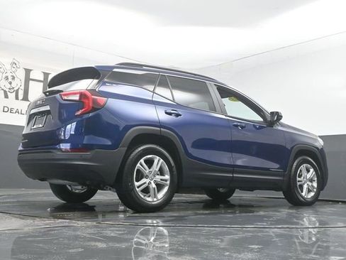 Used 2023 GMC Terrain SLE w/ Driver Convenience Package image 32