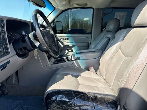 Used 2004 Chevrolet Silverado 2500 LT w/ Skid Plate Package image 19