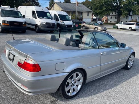 Used 2003 BMW 325Ci Convertible image 12