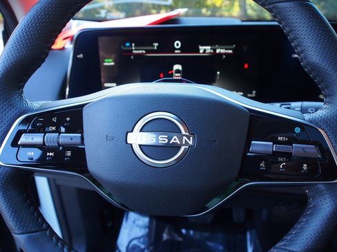 Used 2023 Nissan Ariya FWD image 21