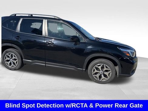 Used 2021 Subaru Forester Premium image 7