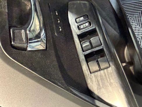 Used 2017 Toyota RAV4 Platinum AWD/4WD image 16