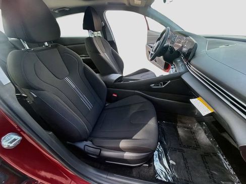 Certified 2025 Hyundai Elantra SEL FWD image 30