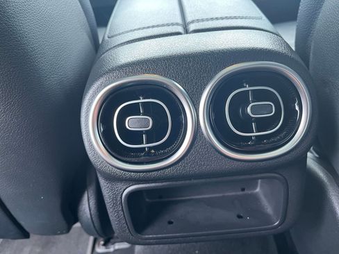 Used 2024 Mercedes-Benz GLC 300 image 23