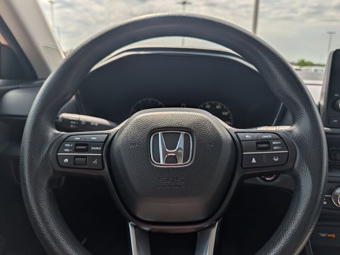 Used 2024 Honda CR-V EX image 29