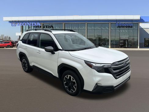 Used 2025 Subaru Forester Premium AWD/4WD image 6
