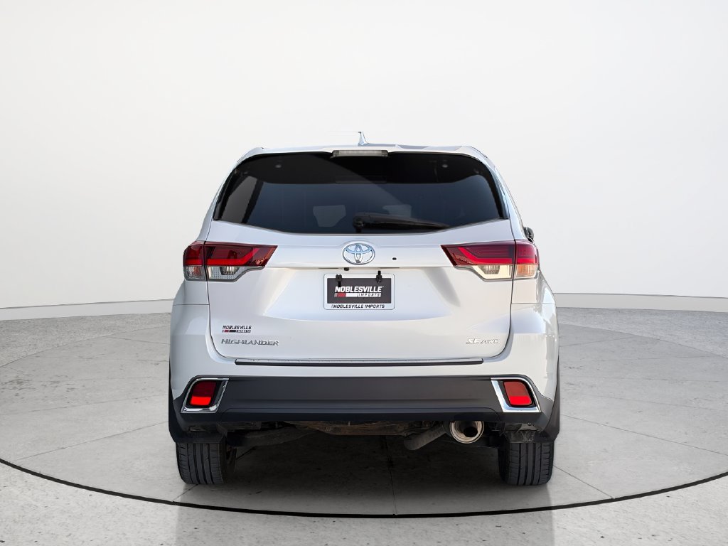 Used 2019 Toyota Highlander XLE AWD/4WD image 7