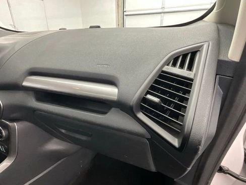 Used 2022 Ford EcoSport SE w/ SE Convenience Package image 12