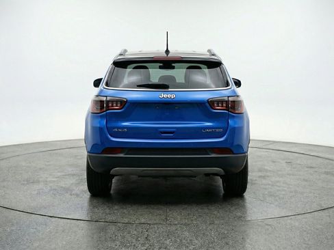 Used 2025 Jeep Compass Trailhawk AWD/4WD image 7