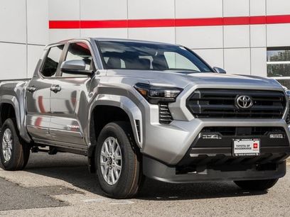 New 2025 Toyota Tacoma SR5