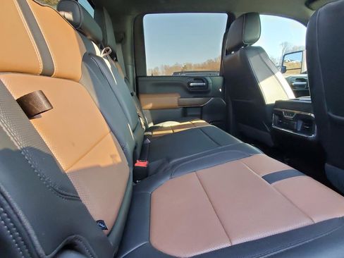 Used 2021 Chevrolet Silverado 3500 High Country image 6