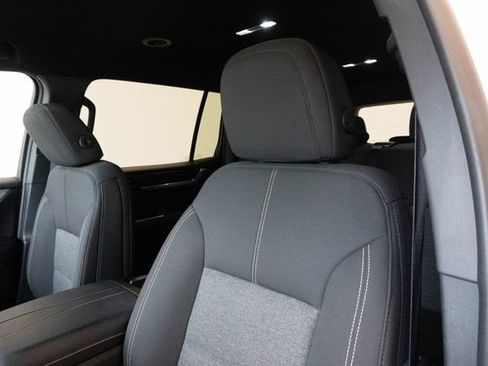 Used 2025 GMC Acadia Elevation image 20