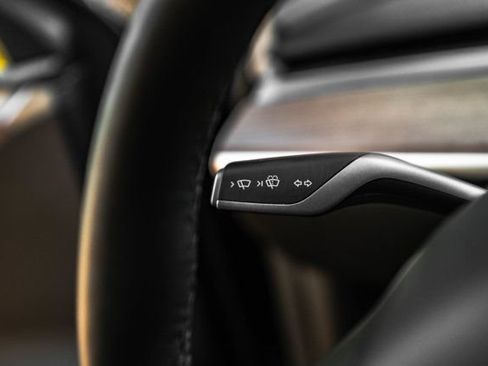 Used 2023 Tesla Model Y AWD image 14