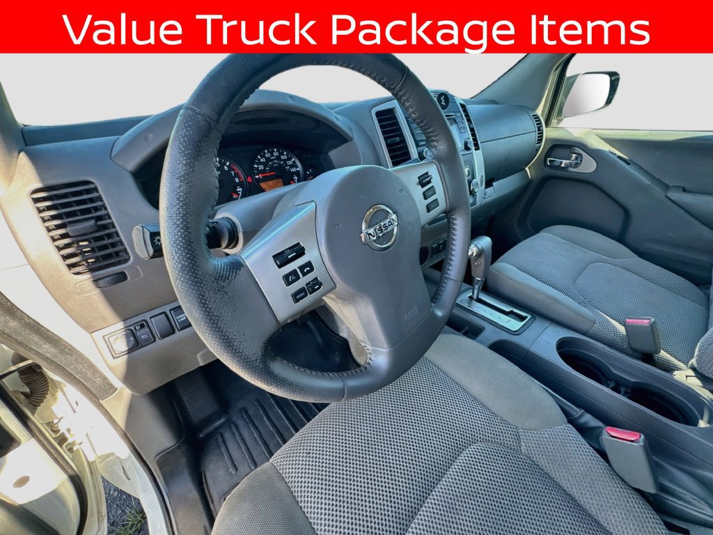 Used 2017 Nissan Frontier SV w/ SV Value Truck Package RWD image 9