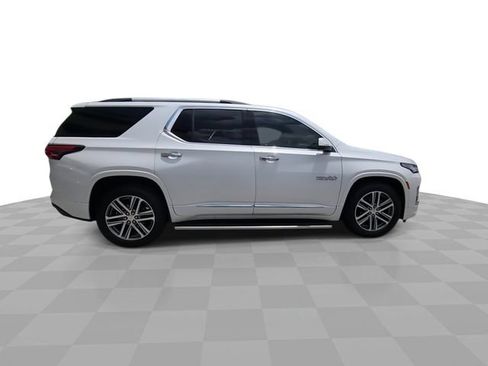 Used 2022 Chevrolet Traverse High Country FWD image 9