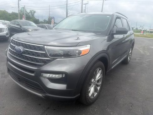 Used 2020 Ford Explorer XLT w/ Equipment Group 202A AWD/4WD image 3