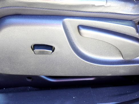 Used 2011 Jeep Liberty Sport image 18