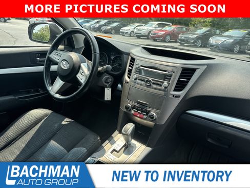 Used 2011 Subaru Outback 2.5i Premium AWD/4WD image 6
