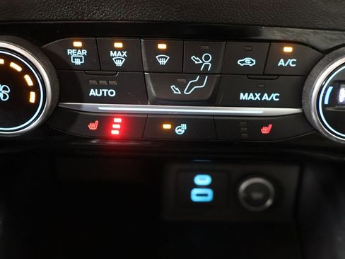 Used 2021 Ford Escape SE w/ SE Sport Appearance Package image 43