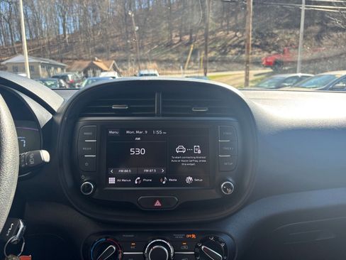 Used 2025 Kia Soul LX w/ LX Technology Package image 20