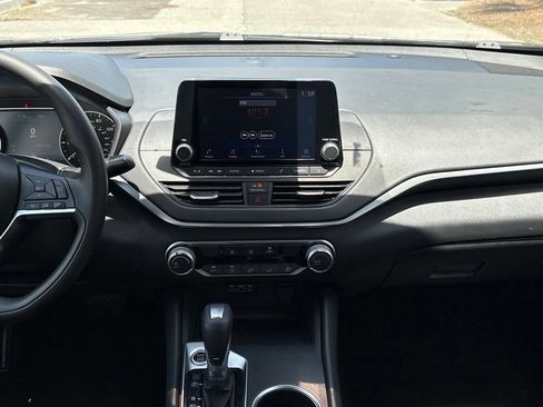 Used 2022 Nissan Altima 2.5 SV FWD image 28