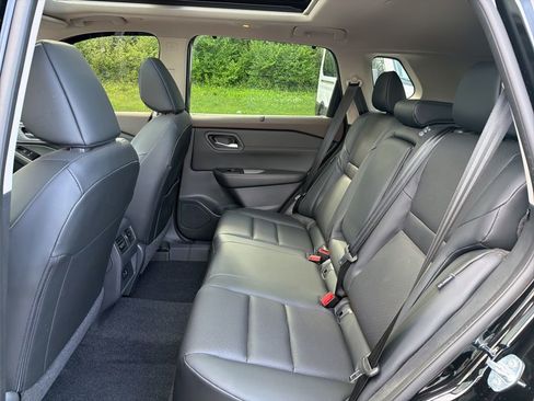 Used 2023 Nissan Rogue SV w/ SV Premium B Package AWD/4WD image 12