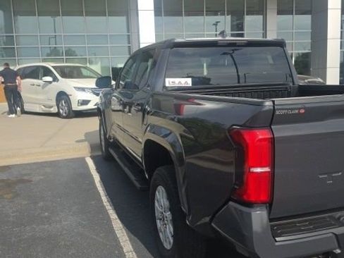 Used 2024 Toyota Tacoma SR5 image 7