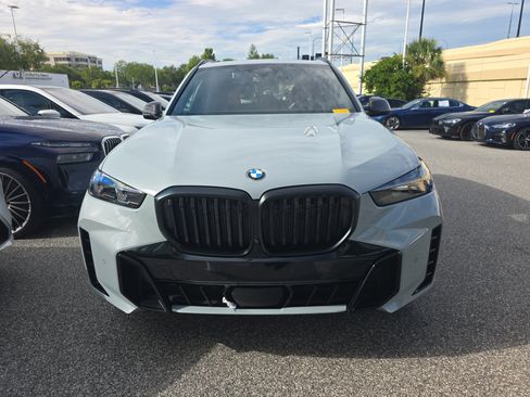 Used 2024 BMW X5 xDrive40i w/ M Sport Package AWD/4WD image 3