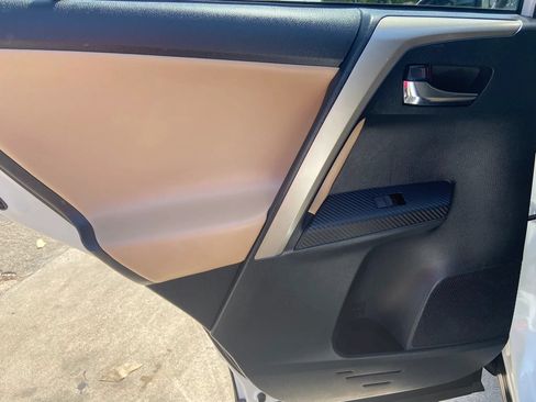 Used 2014 Toyota RAV4 Limited w/ Technology Package FWD image 20