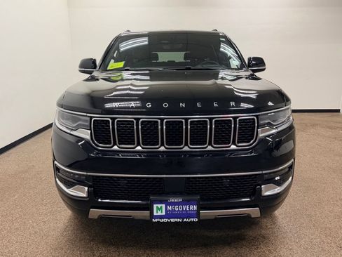 Used 2023 Jeep Wagoneer L Series III w/ Flexible Seating Group AWD/4WD image 9