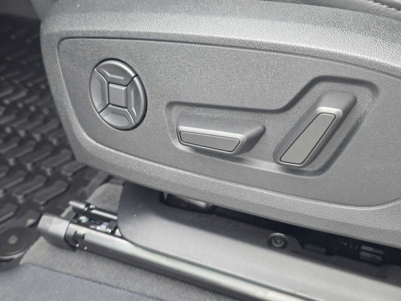 Used 2023 Audi Q3 2.0T Premium Plus w/ Premium Plus Package AWD/4WD image 24