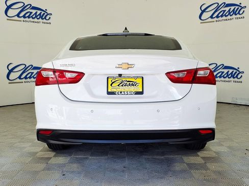 Used 2024 Chevrolet Malibu LS w/ Driver Confidence Package FWD image 4