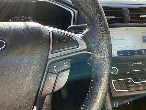 Used 2020 Ford Fusion SE w/ Equipment Group 151A image 23