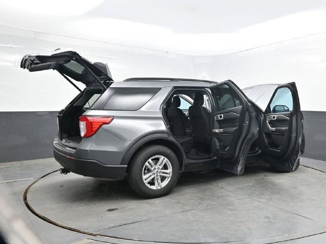 Used 2023 Ford Explorer XLT AWD/4WD image 49