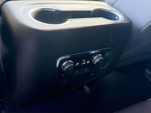 Used 2022 GMC Yukon SLT w/ SLT Luxury Package image 28