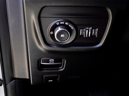 Used 2021 Jeep Grand Cherokee L Overland w/ Luxury Tech Group IV AWD/4WD image 18