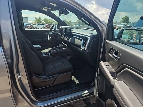 Used 2024 GMC Canyon Elevation w/ Convenience Package AWD/4WD image 8