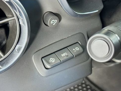 Used 2020 Chevrolet Camaro SS RWD image 10