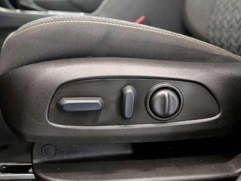 Used 2023 Chevrolet Equinox LT image 16